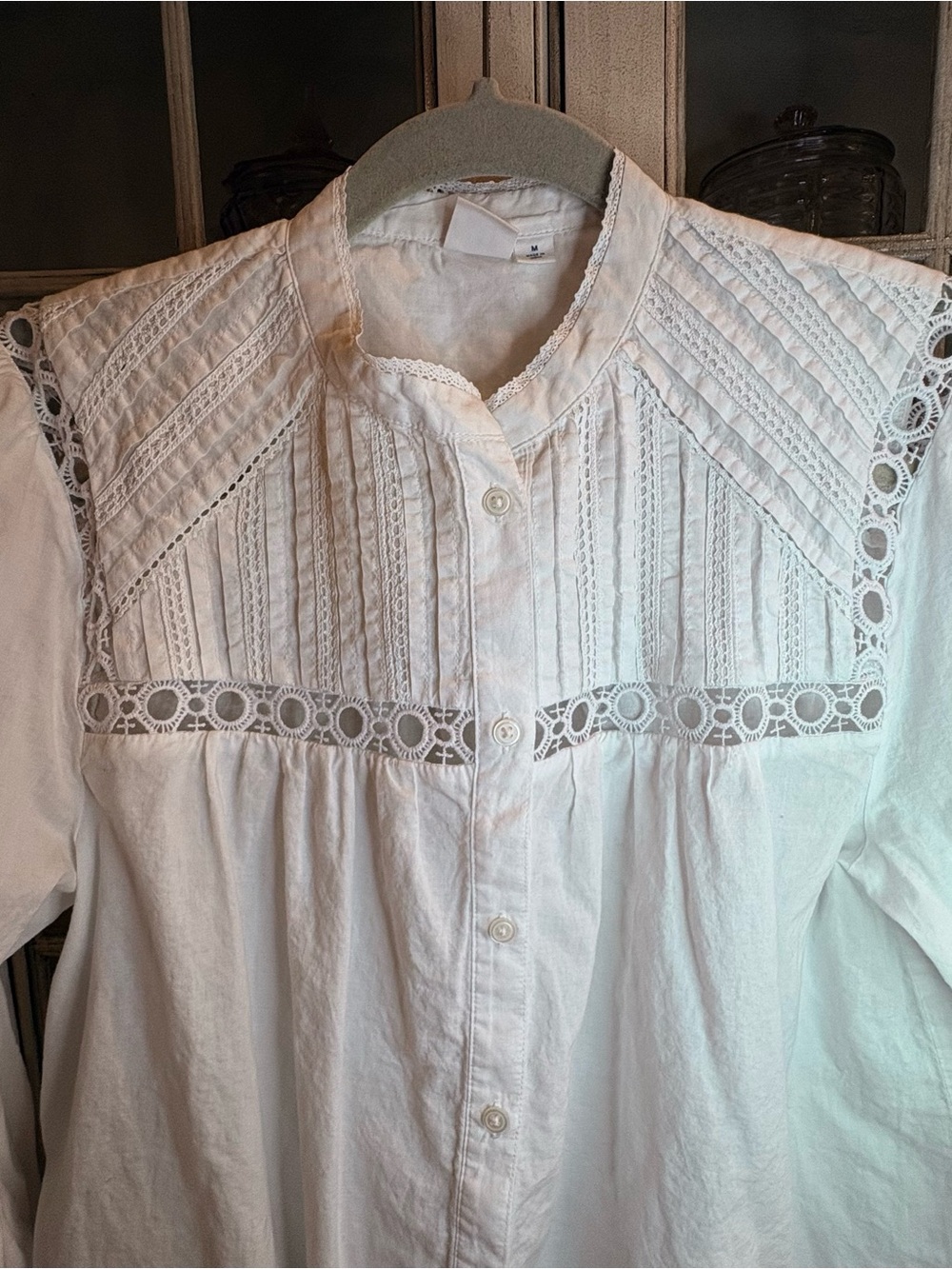 EUC GAP White Lace Yoke Button-Down Blouse